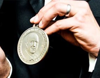 04b7c91910077775ee836ede48ee5556